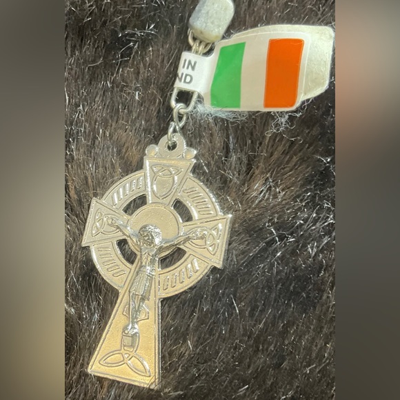 Vintage genuine Connemara Rosary beads. New in sealed box. - Picture 4 of 5